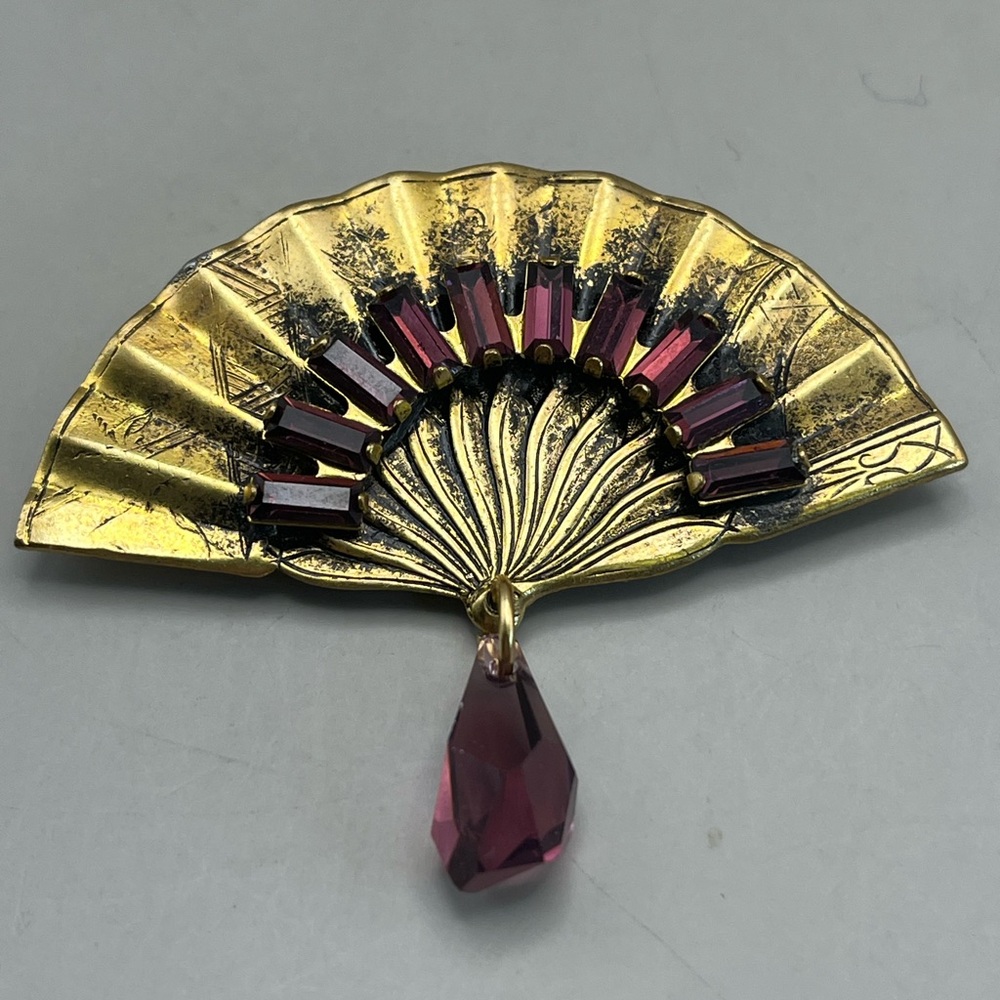Elegant Gold and Purple Vintage Fan Brooch